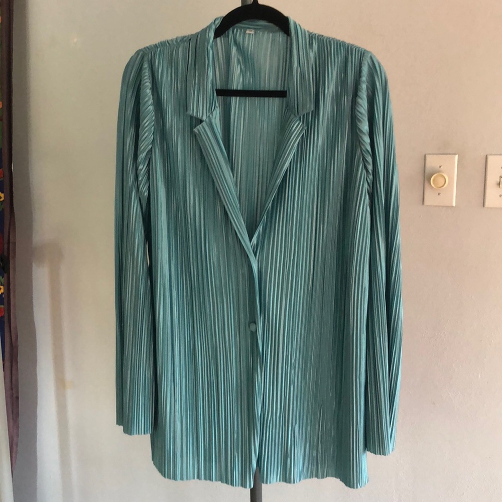 Silky ribbed aqua blouse